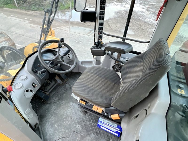 Volvo L180G - Image 7