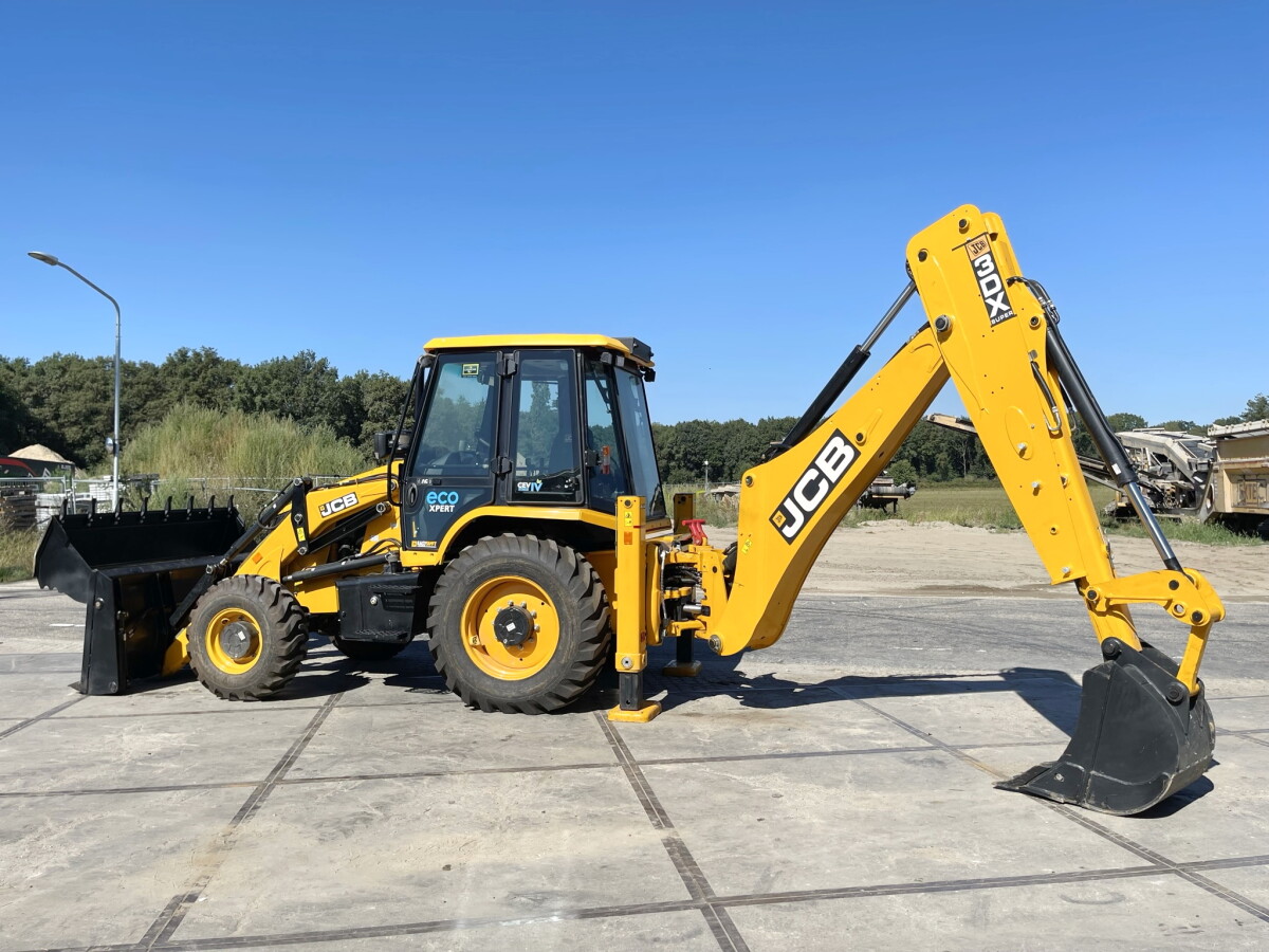 JCB 3DX  Backhoe Loader - Image 2
