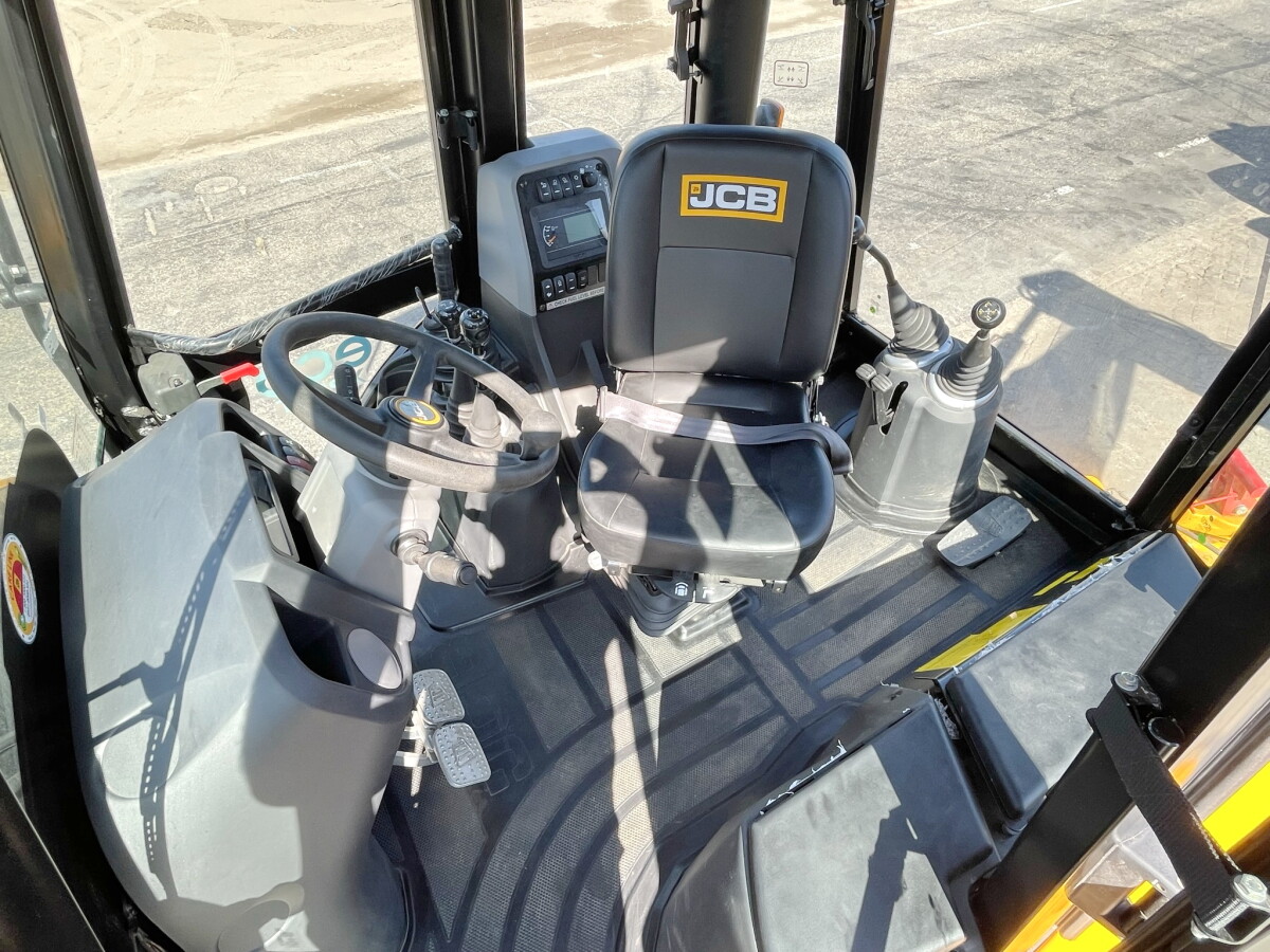 JCB 3DX  Backhoe Loader - Image 5