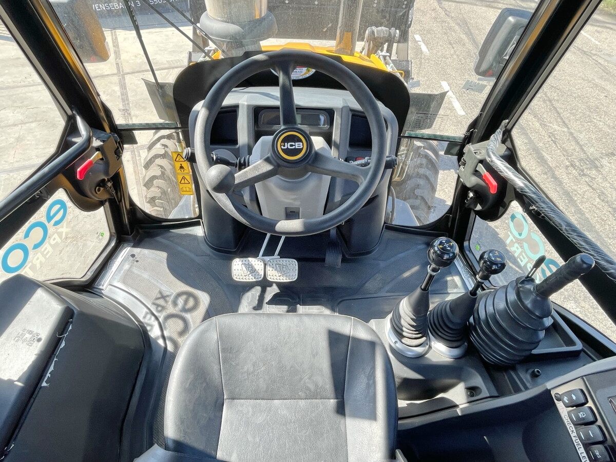 JCB 3DX  Backhoe Loader - Image 6