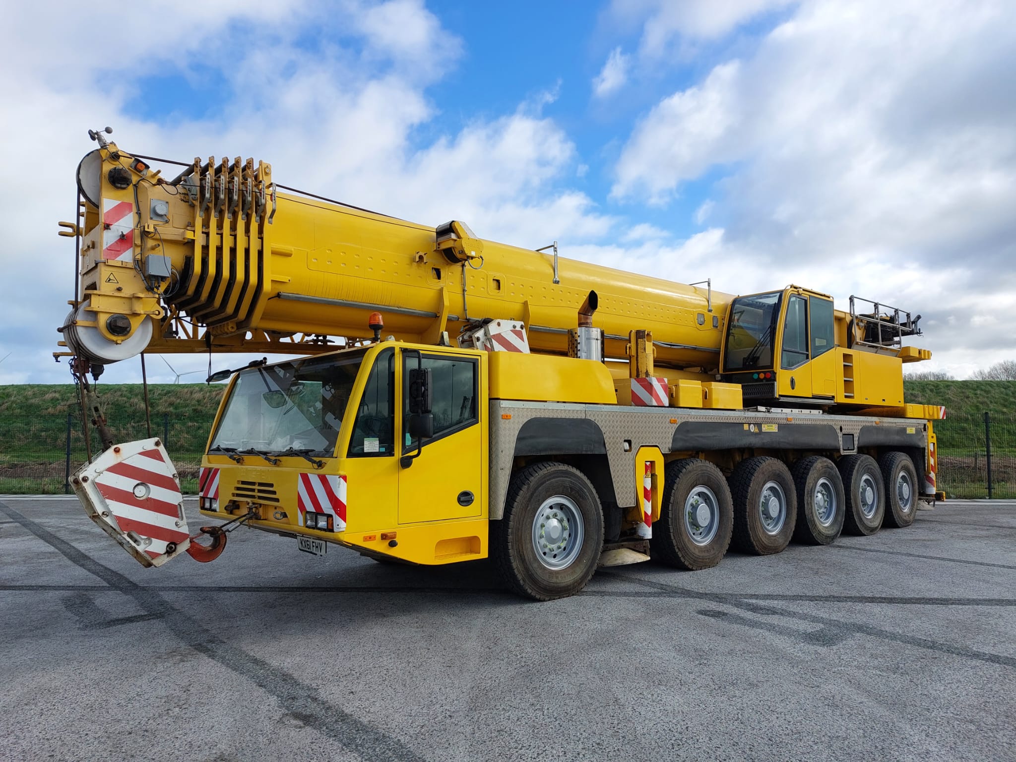TEREX-DEMAG AC200-1  200 Ton