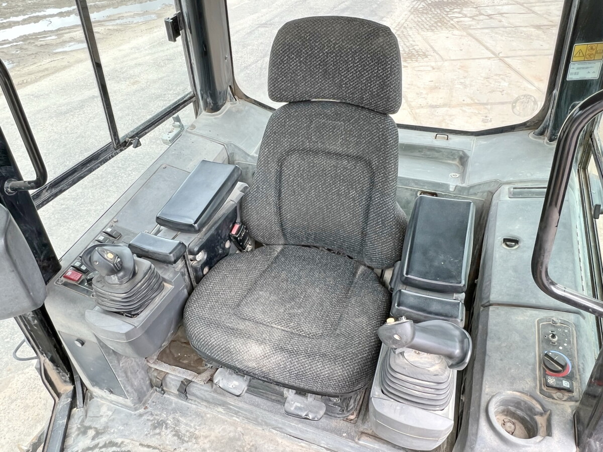 Caterpillar D4K XL - Image 10