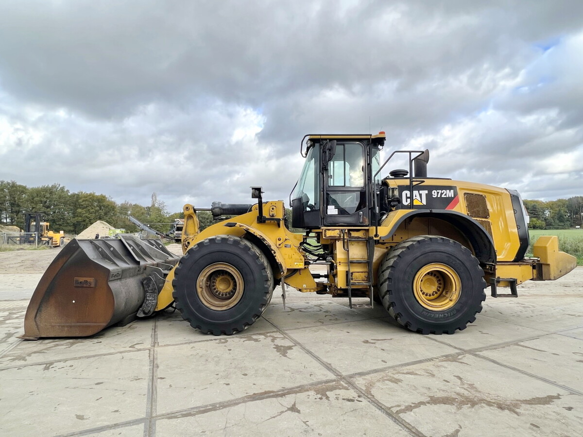 Caterpillar 972M Wheel Loader