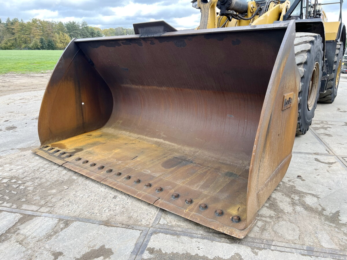 Caterpillar 972M Wheel Loader - Image 4