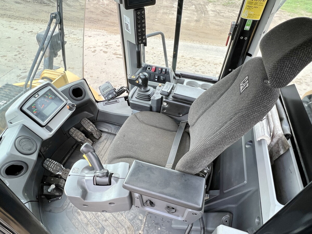 Caterpillar 972M Wheel Loader - Image 5